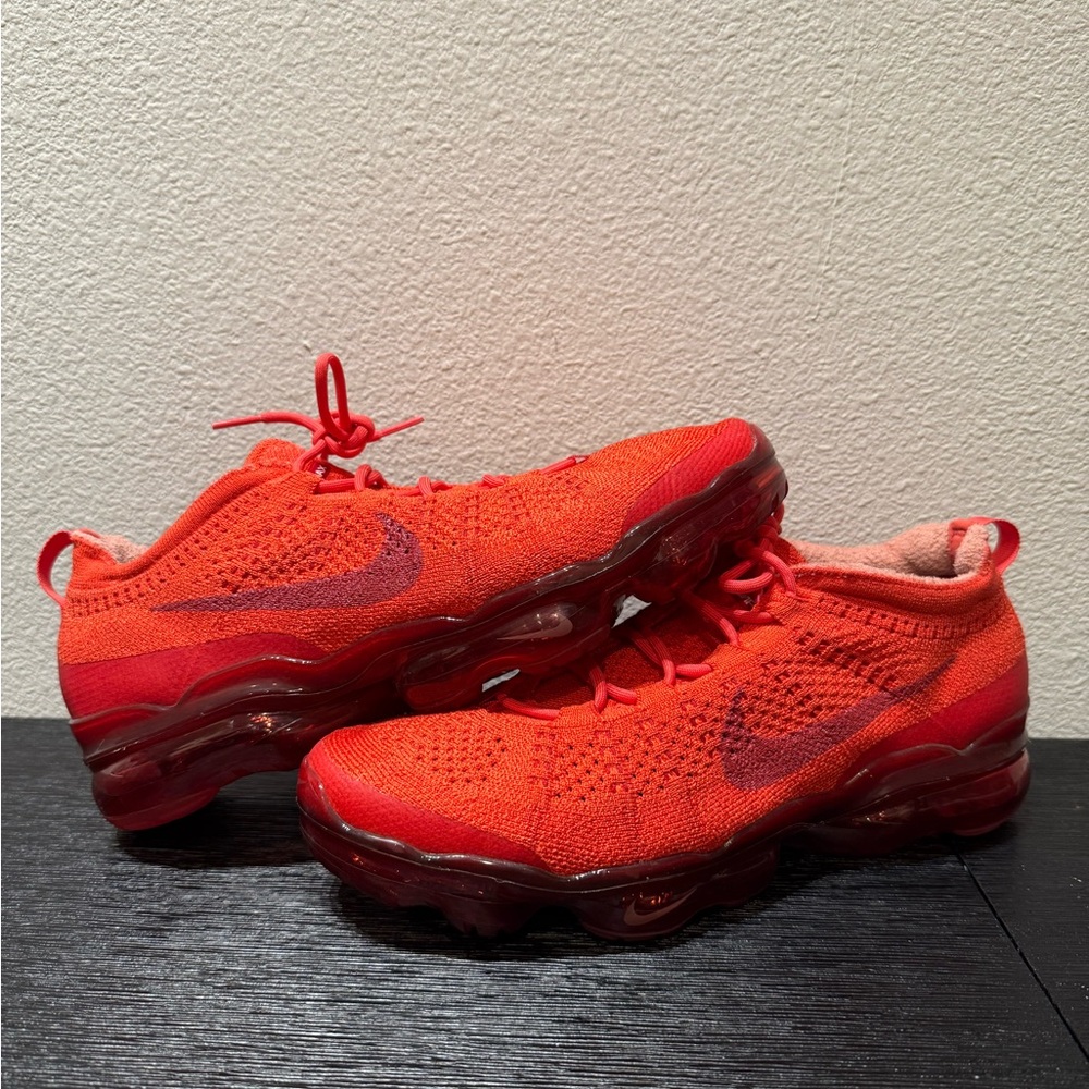 Nike shoes, size 11. Only worn twice.